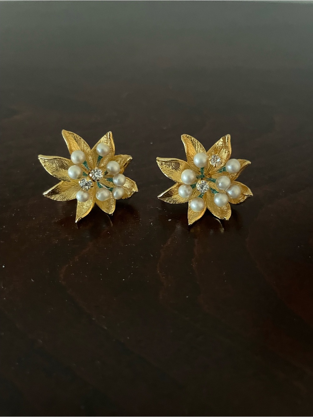 Vintage Faux pearl and gold with rhinestones clip earrings